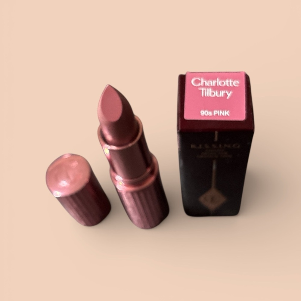 Charlotte Tilbury K.I.S.S.I.N.G Lipstick - 90’s Pink.
Ulta Beauty